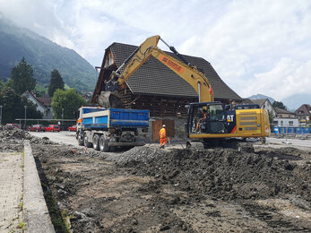 Der Startschuss ist gefallen! Seit dem 16. August steht ein Bagger bei uns auf dem Areal im Einsatz.